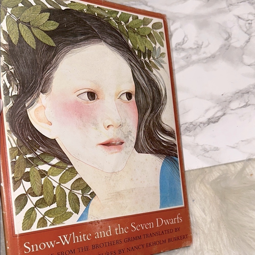 Snow-White and the Seven Dwarfs large vintage illustrated Book